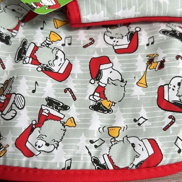 Snoopy Santa oversized mitt & pot holder set - Picture 6 of 6